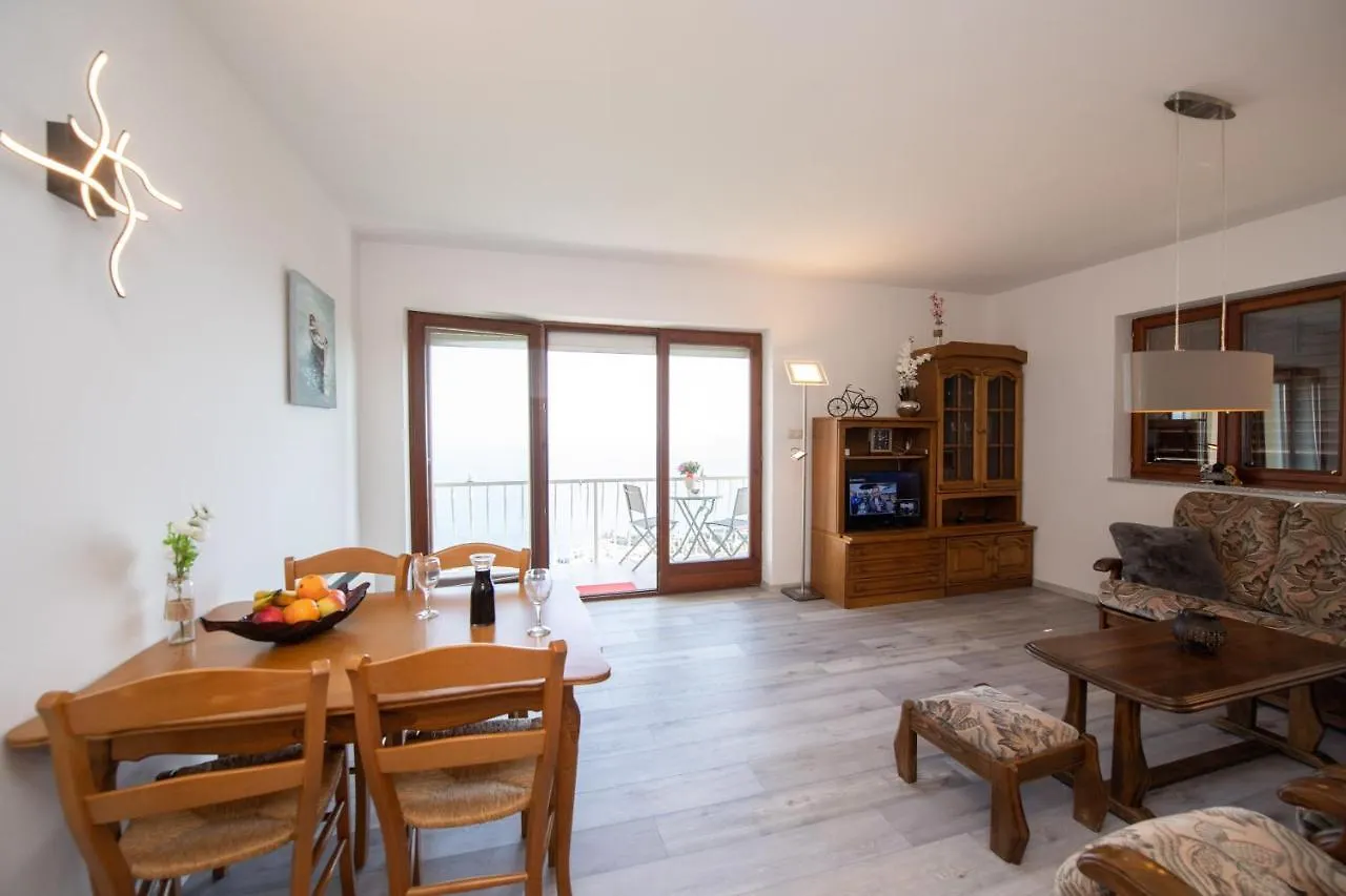 Bela Vista 5 Rustikales Appartement Volosko 0*,